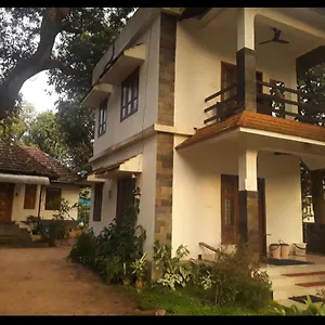 https://abrus-holidays.kerala-hotels.net